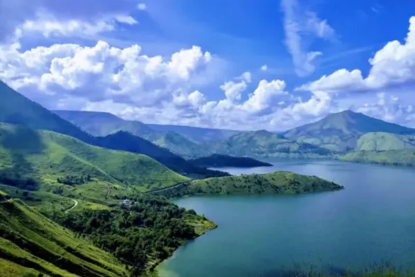 Exploring the Majestic Bukit Holbung in North Sumatra
