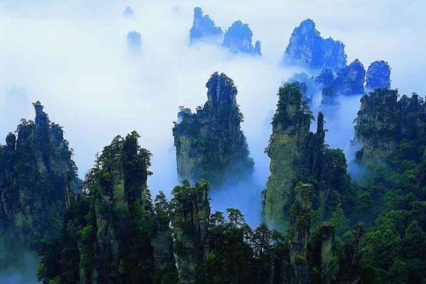 Keindahan Alam Taman Hutan Nasional Zhangjiajie di Tiongkok