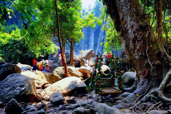 Keindahan Alam dan Sejarah di Taman Phnom Kulen, Kamboja