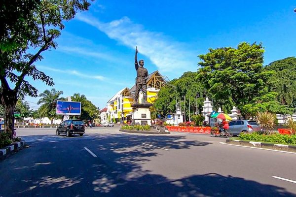 Taman Slamet Riyadi: Ruang Terbuka Hijau di Tengah Kota Surakarta
