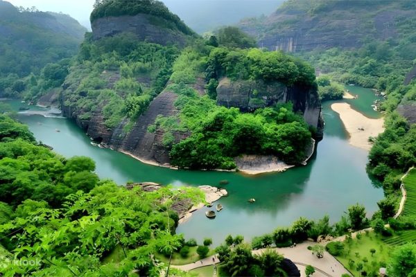 Keindahan Alam Taman Wuyi Mountain Scenic Resort di Tiongkok