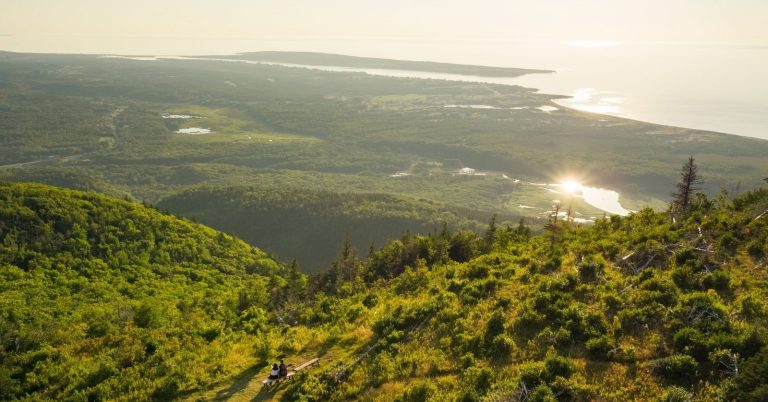 Taman Nasional Dataran Tinggi Cape Breton: Keindahan Alam Nova Scotia